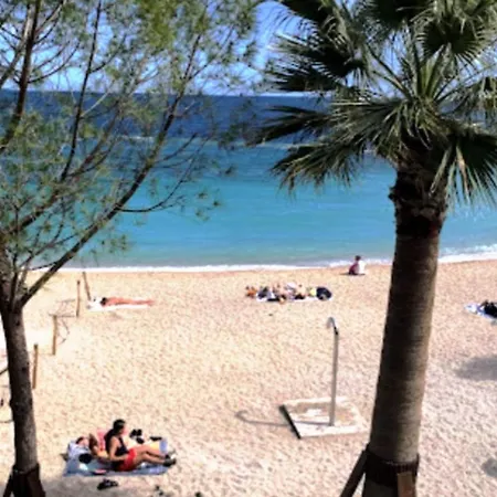 Hyper Et Calme, A 5 Metres De Monaco בוסוליי