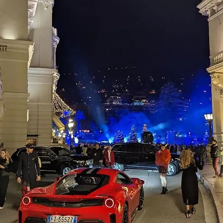 Hyper Et Calme, A 5 Metres De Monaco בוסוליי